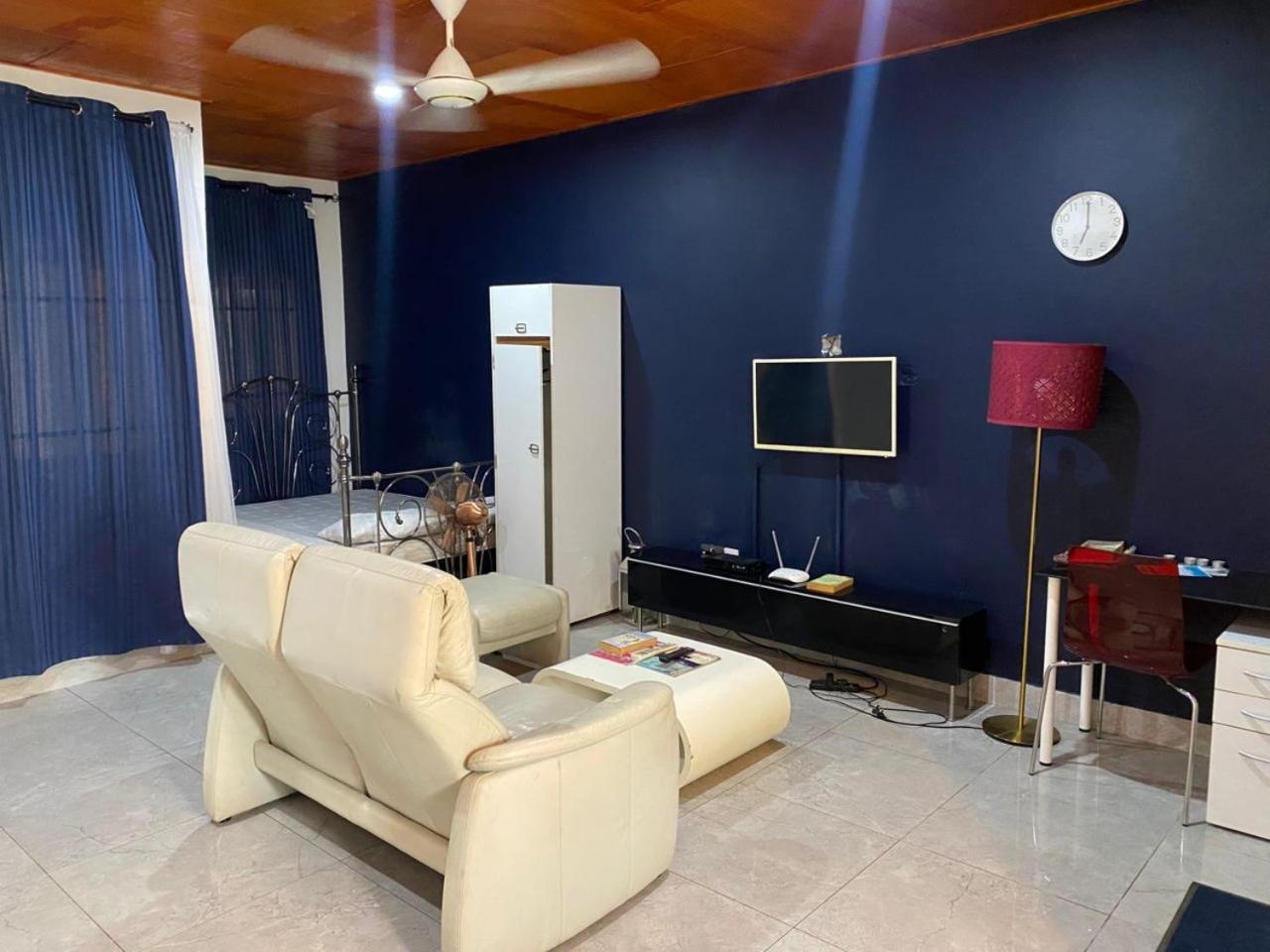 Yazmin Studio Residence Lamin Exterior photo